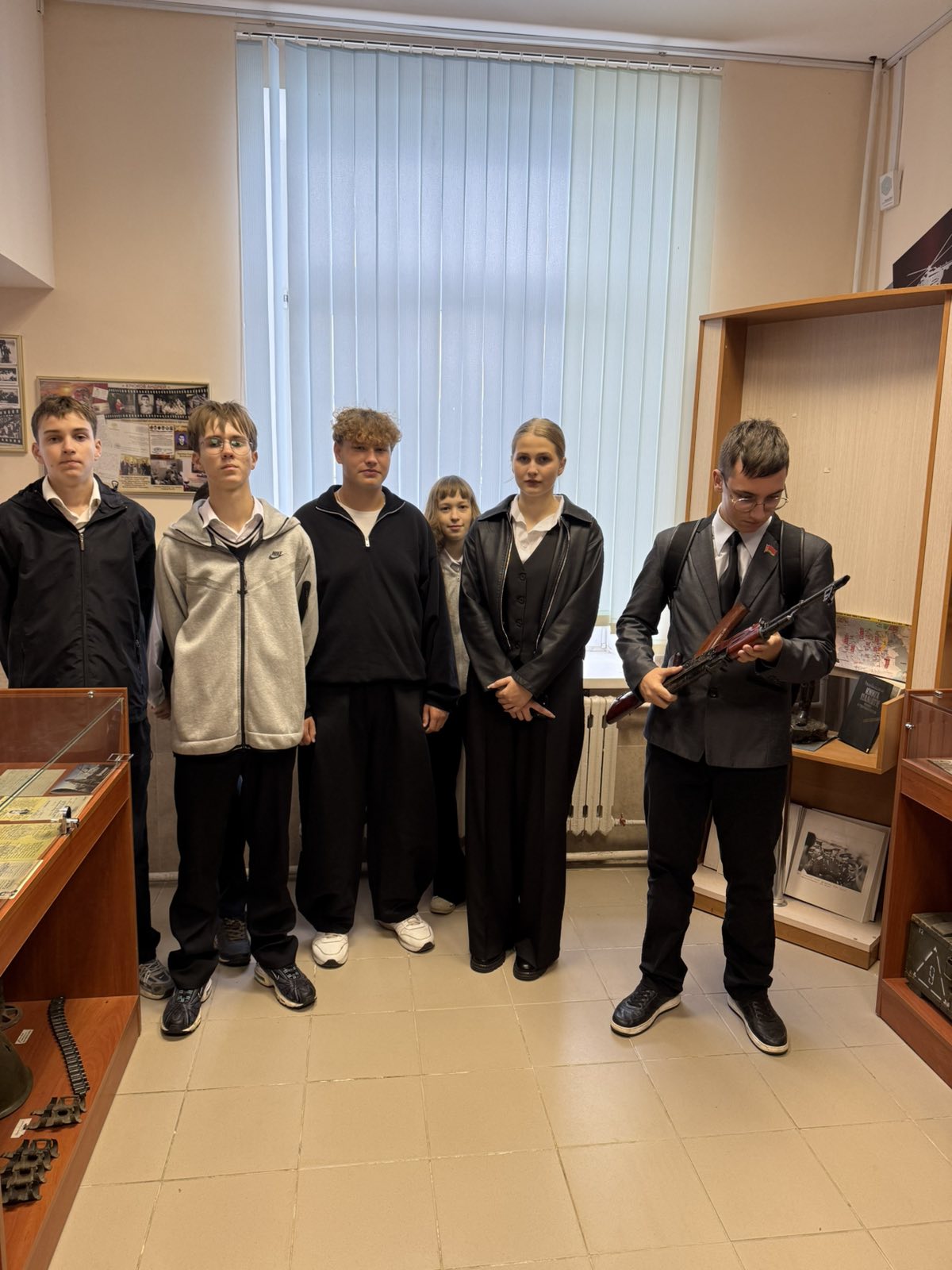 18 сентября учащиеся военно-патриотической группы посетили войсковую часть 52287