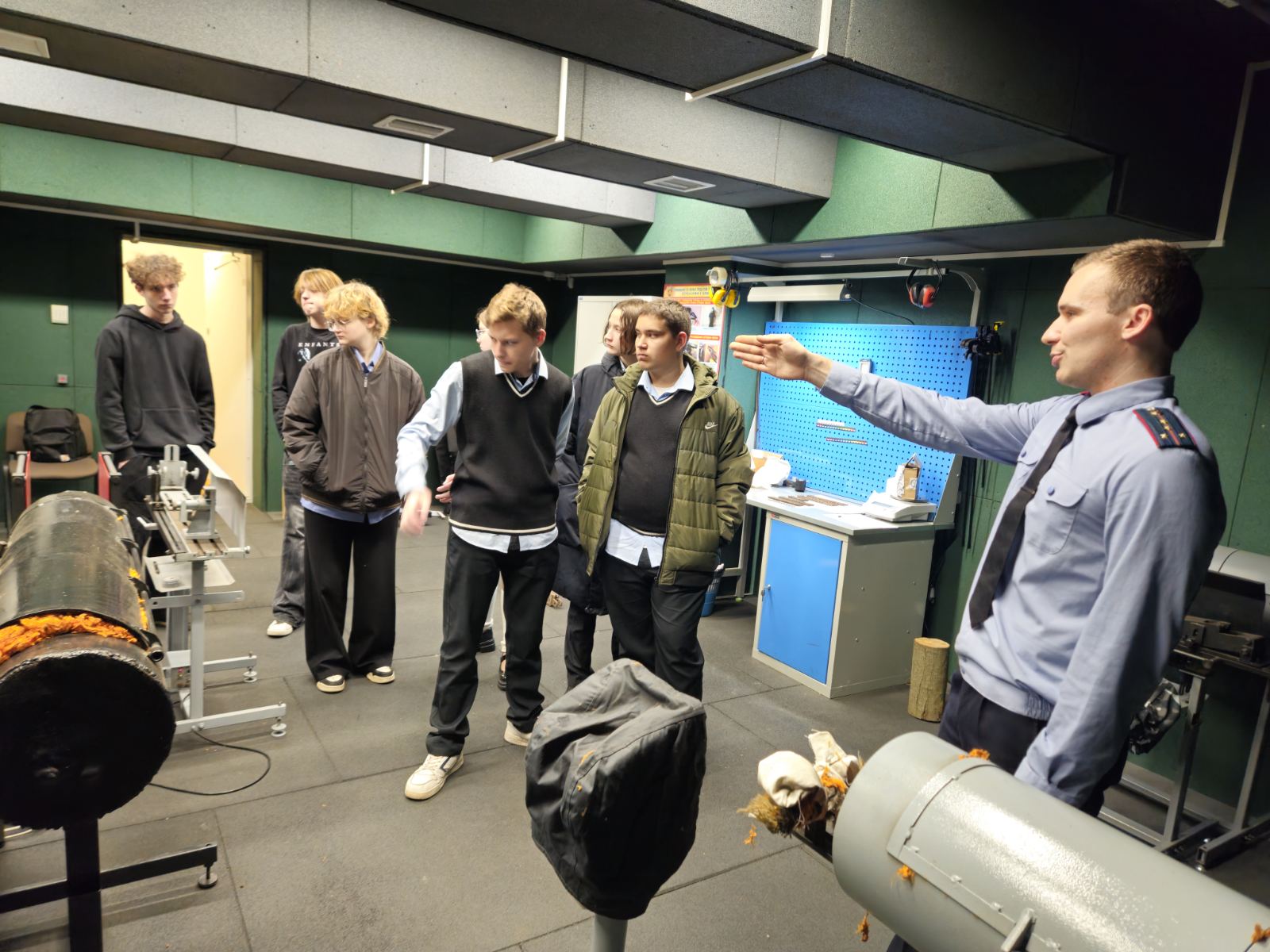 Учащиеся IX «Б» класса ГУО «средняя школа N30 им. М.И. Маценко» посетили Управление Государственного комитета судебных экспертиp по Витебской области.