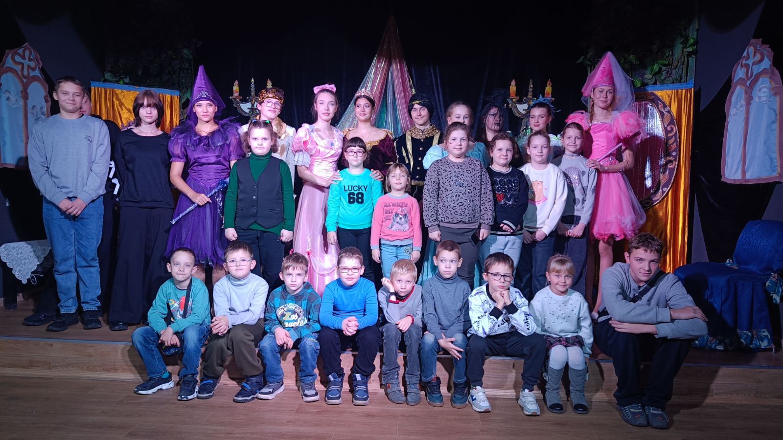 Воспитанники детского лагеря «Солнышко» посетили спектакль «Спящая красавица»