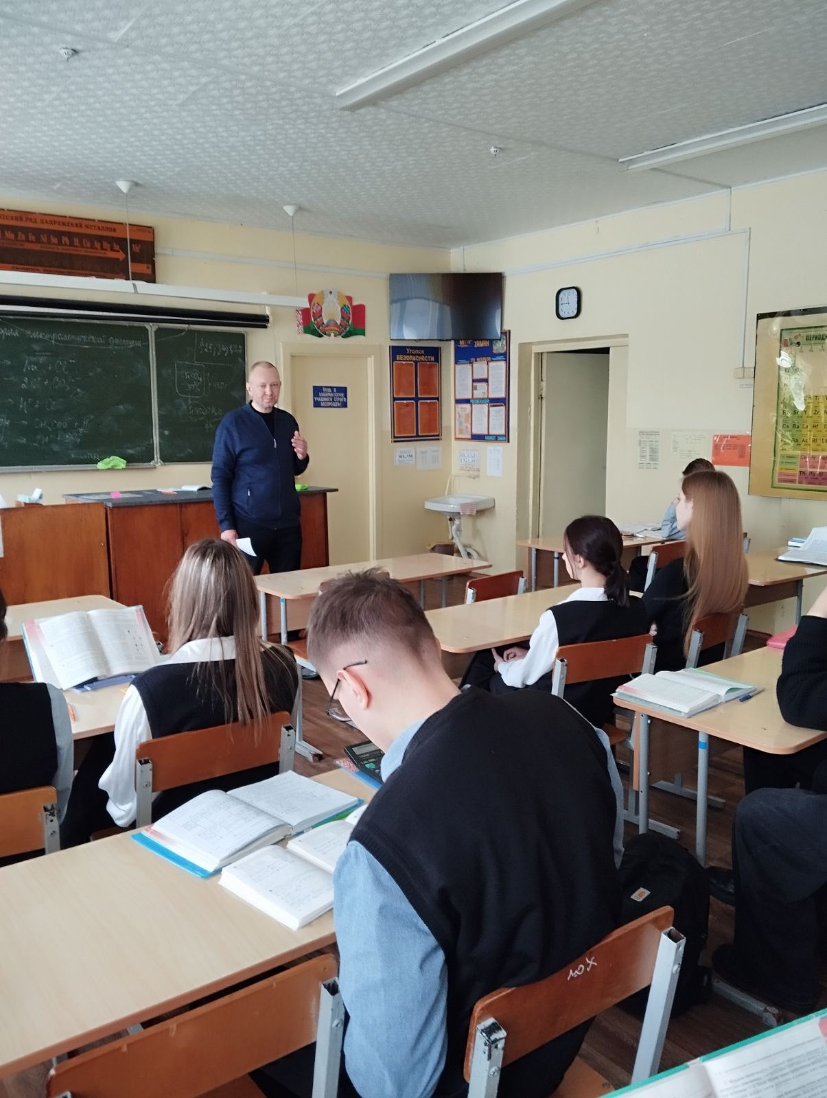 Для учащихся средней школы №30 г.Витебска организована профориентационная встреча с сотрудником ИВС КВД Витебского облисполкома