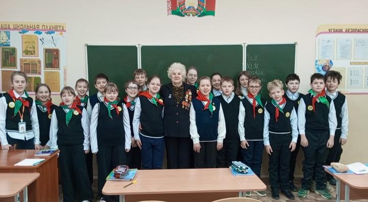 Встреча учащихся с малолетней узницей Граковой Н.Ф.