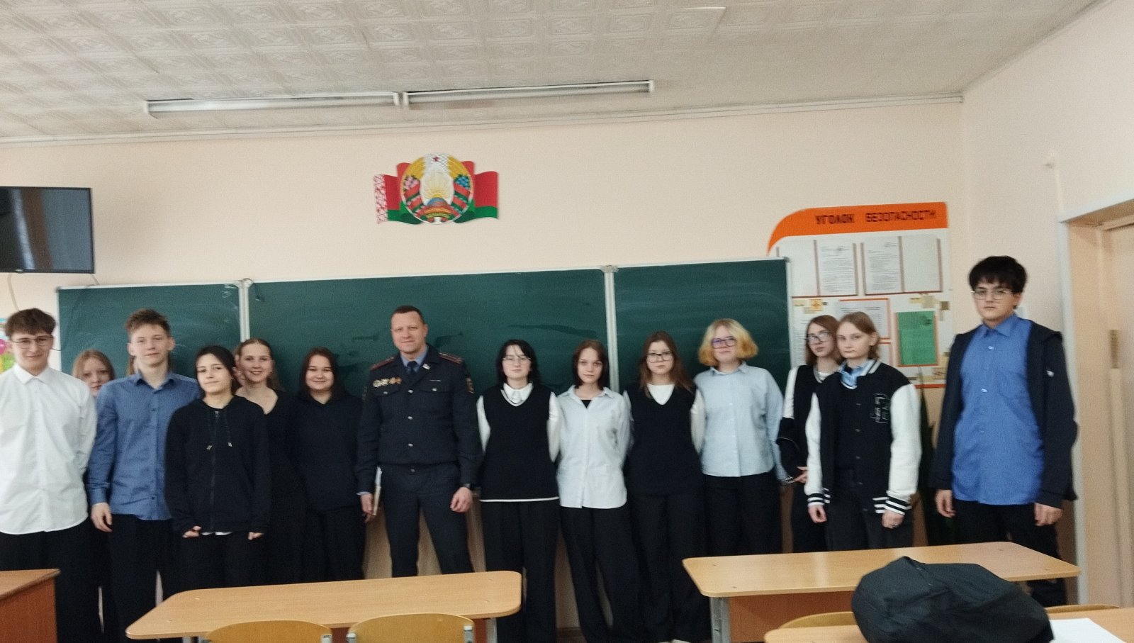 Профориентационной мероприятие с участие сотрудников ОВД администрации Октябрьского района