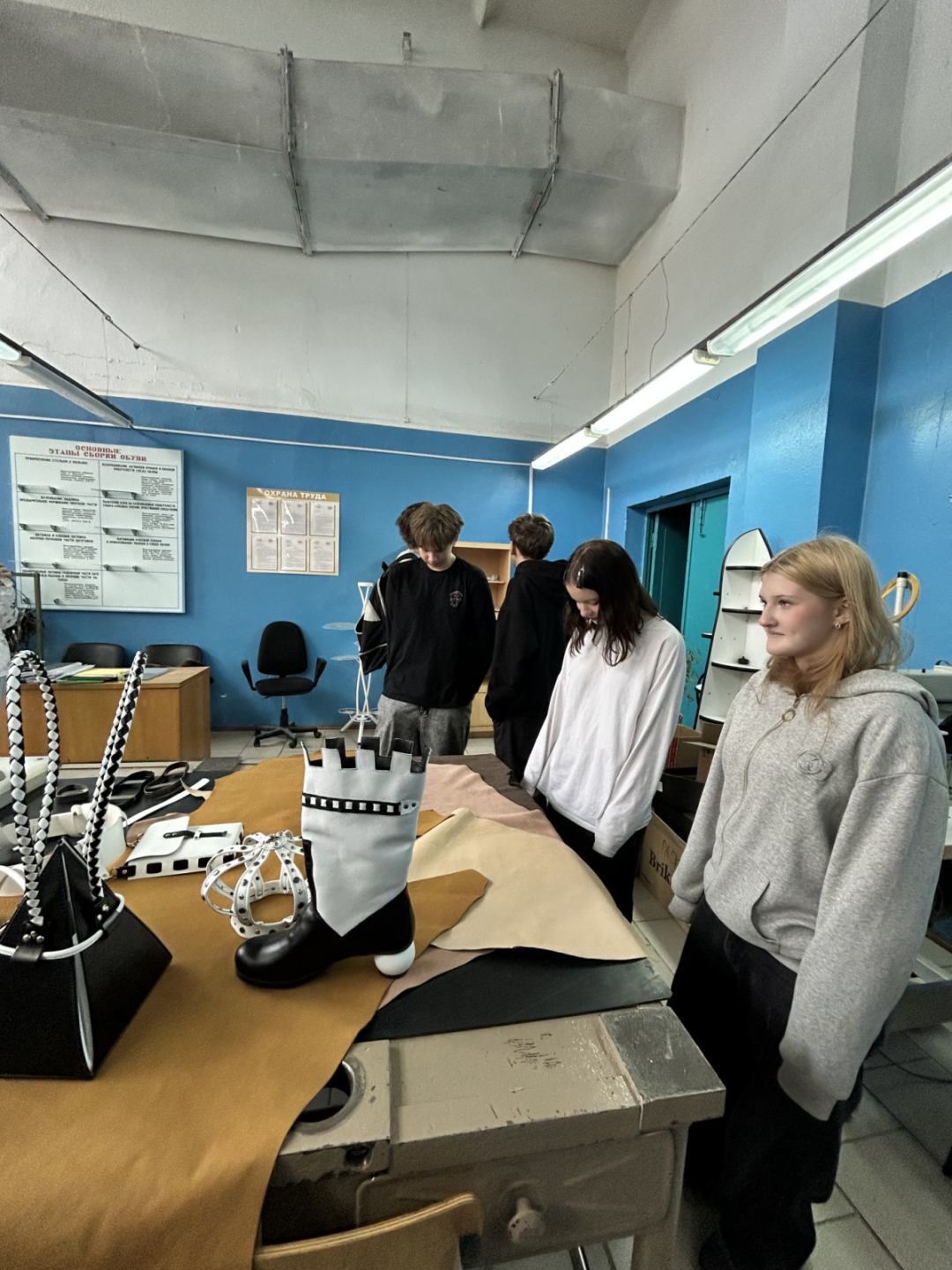 Учащиеся 9 а класса приняли участие в Дне открытых дверей УО»Колледж лёгкой промышленности и технологий»