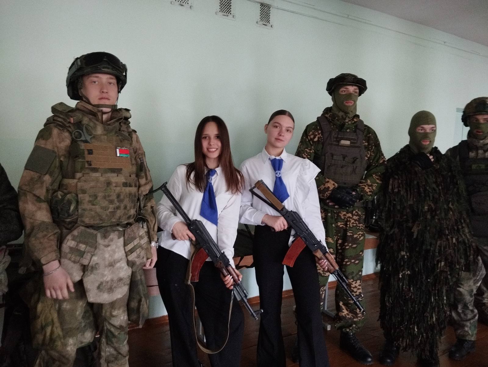 16 апреля на базе школы прошла Ярмарка целевой подготовки с участием силовых структур Витебской области и юридического факультета ВГУ им.П.М.Машерова